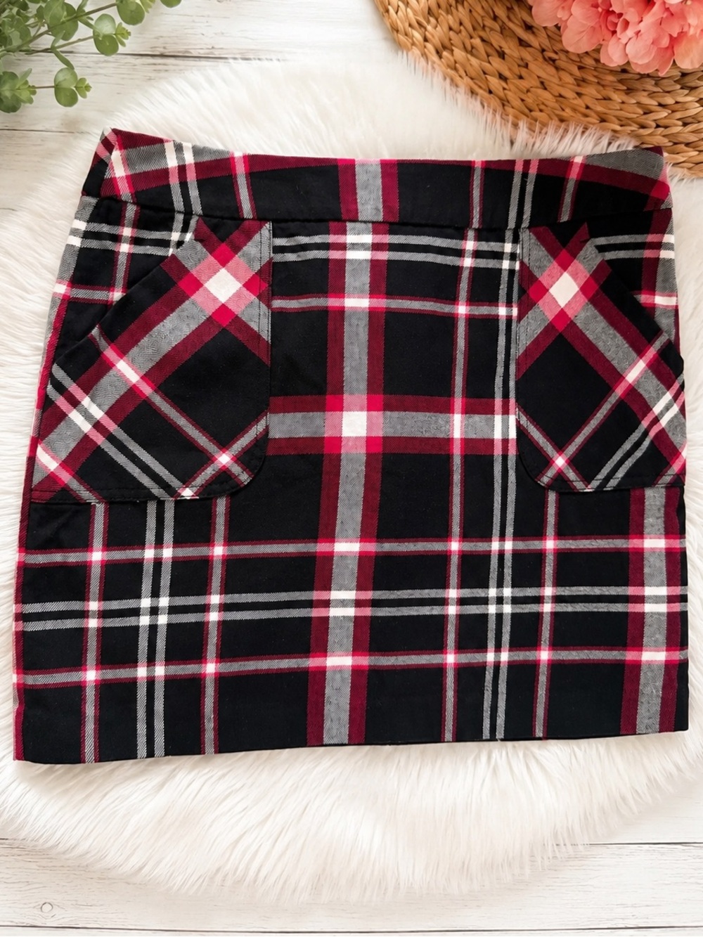 New Vintag Tommy Hilfiger Women’s Plaid Mini Skirt size 12